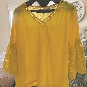 Yellow spring top
